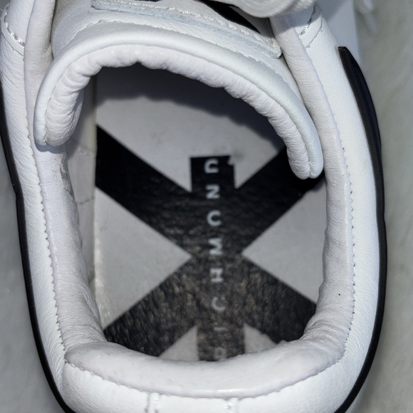 EUC John Richmond Logo Stamp Sneakers EU 41 White Black Mens Casual Leather Lux - Picture 9 of 9